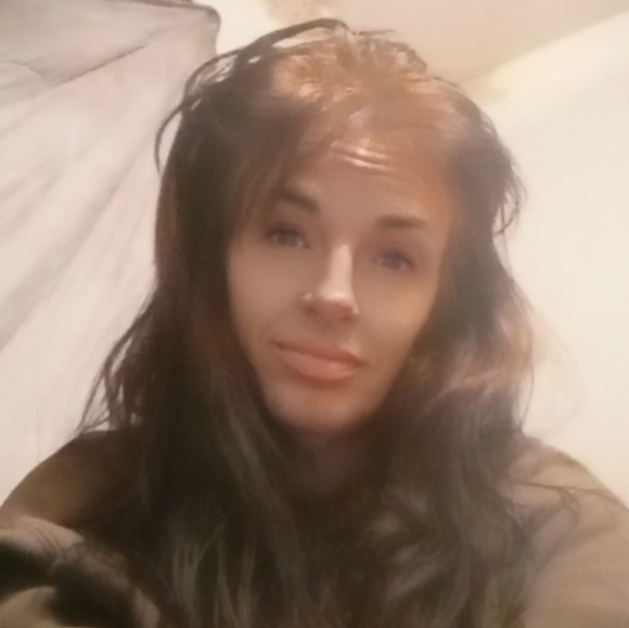 Meet your Posher, Melanie - Picture 2 of 2